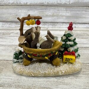 Charming Tails Squashville Baby's‎ 1st Christmas Baby Crib Mouse Figurine 87/705